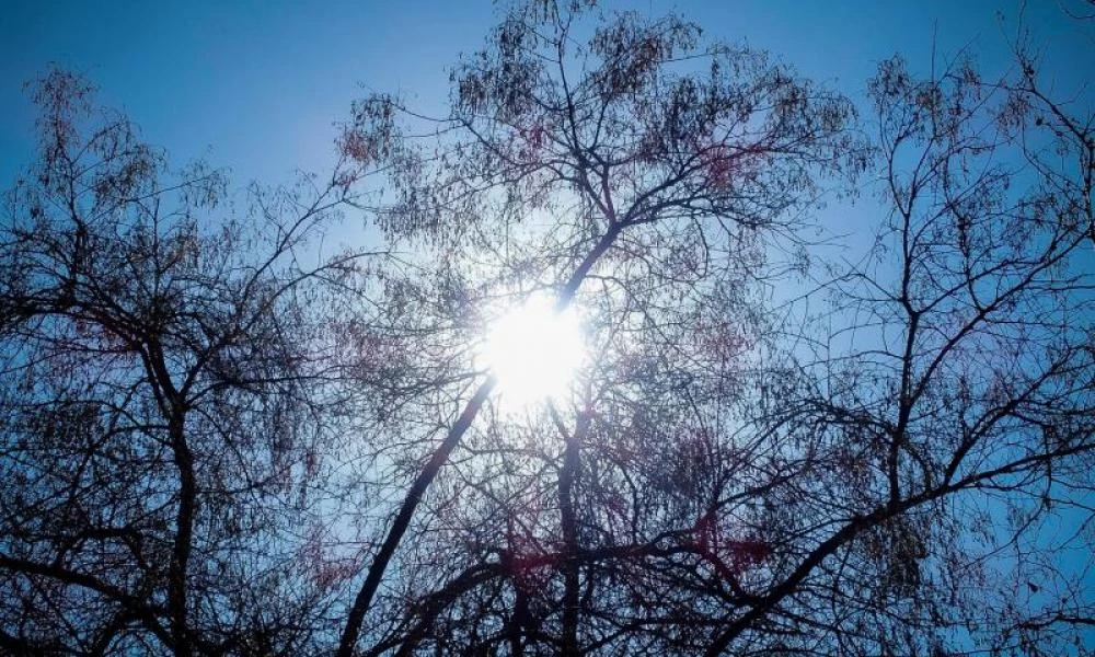 Αίθριος ο καιρός με άνοδο της θερμοκρασίας -Σε ποιες περιοχές θα βρέξει